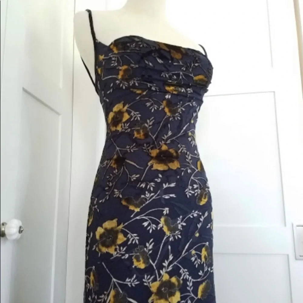 Karen Millen Sunflower Dress - Picture 4 of 5